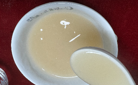 多少媽媽栽在輔導(dǎo)作業(yè)上！姥姥端來的一杯溫?zé)嵊袡C葛根粉，竟成了情緒 “滅火器”